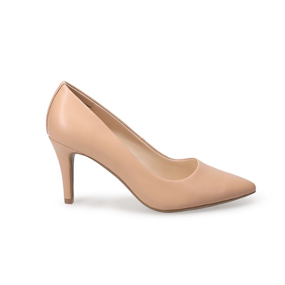 Beige comfort heels 3” sz 9